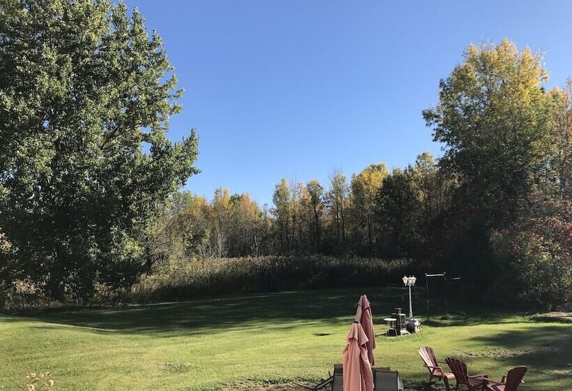 Отель Hôtel Auberge Objectif Santé