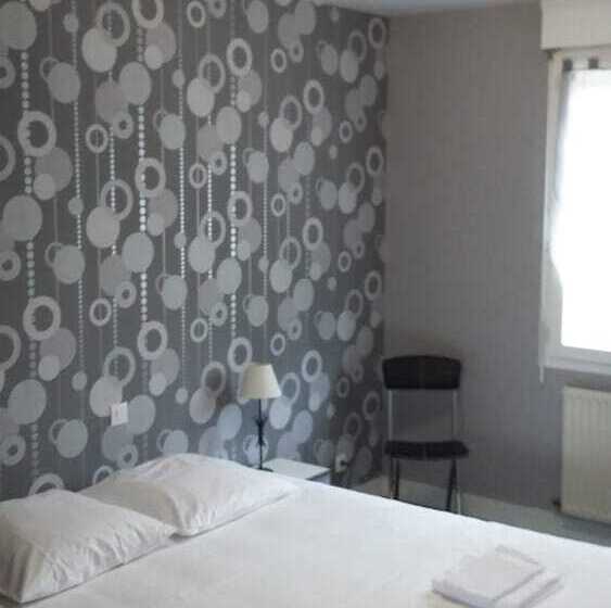 호텔 Hôtel Les Pins