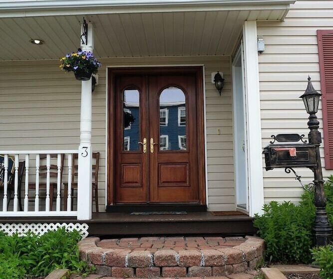 호텔 Inn On The Harbour