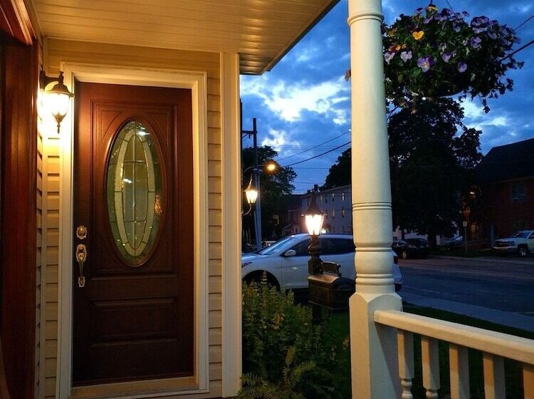 호텔 Inn On The Harbour