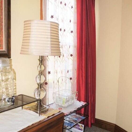 호텔 Inn On The Harbour