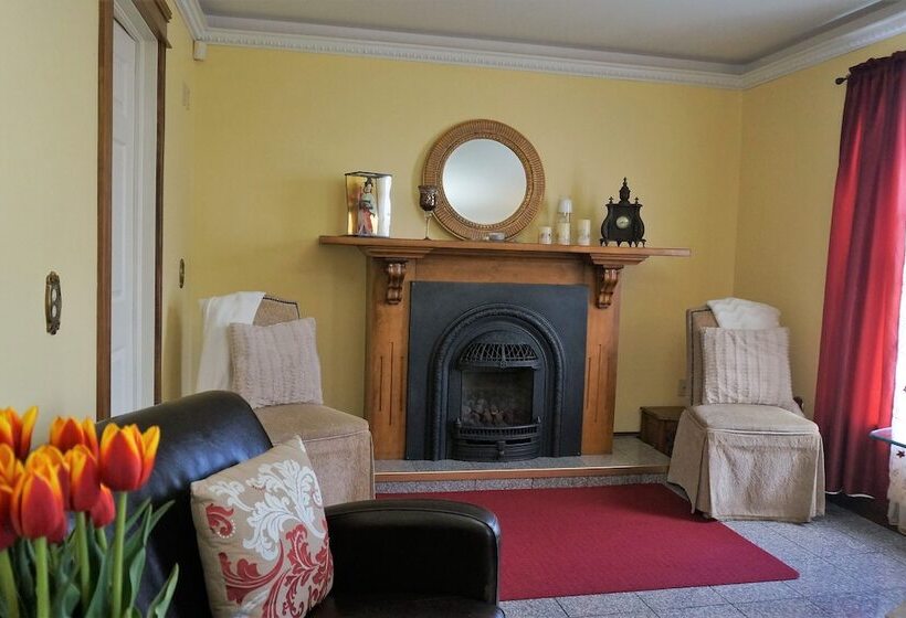 호텔 Inn On The Harbour