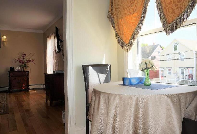 호텔 Inn On The Harbour