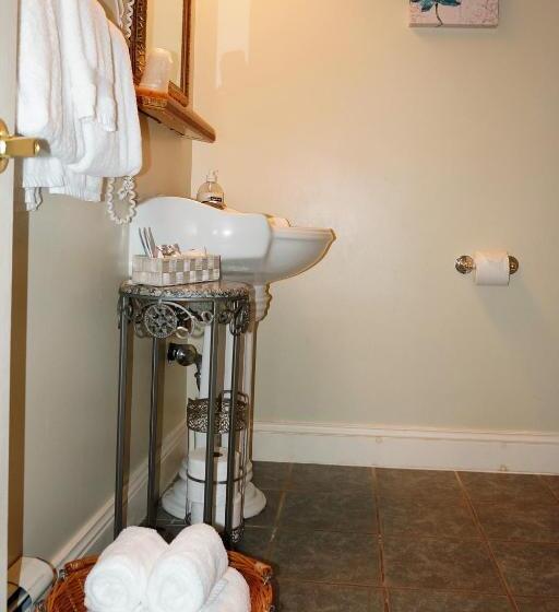 호텔 Inn On The Harbour