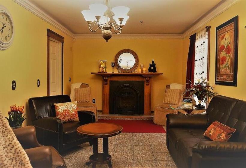 호텔 Inn On The Harbour