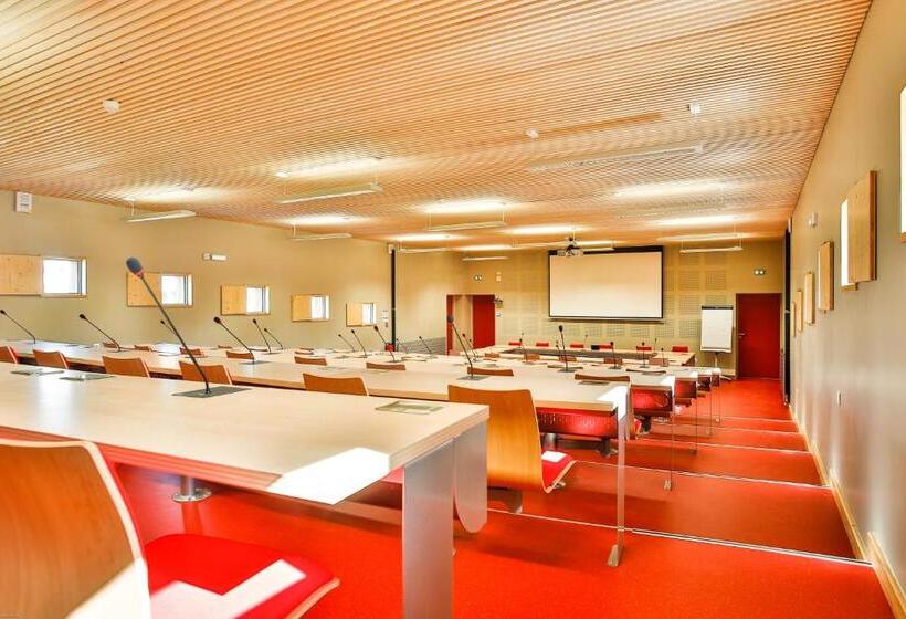 ホテル Le Port De Decize