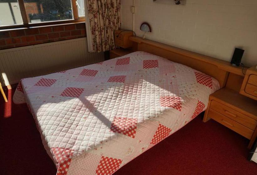 בית מלון כפרי Lucy S Inn