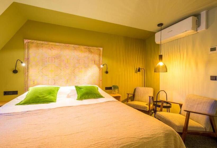 בית מלון כפרי Ludiek Eten En Slapen