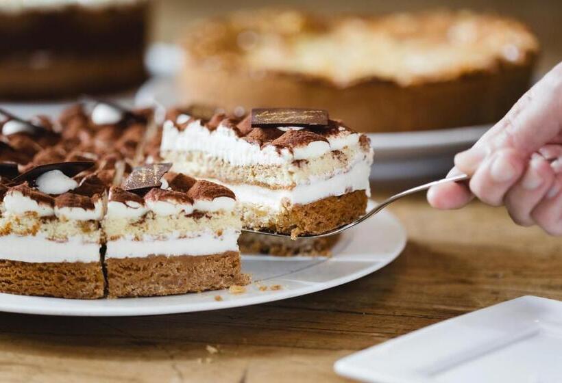 فندق Restaurant De Wolfsberg