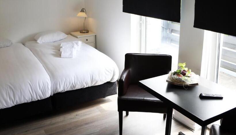 هتل Restaurant Les Jumeaux