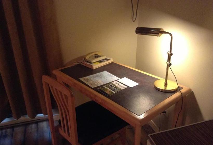 בית מלון כפרי Sélectôtel Amqui Pastali