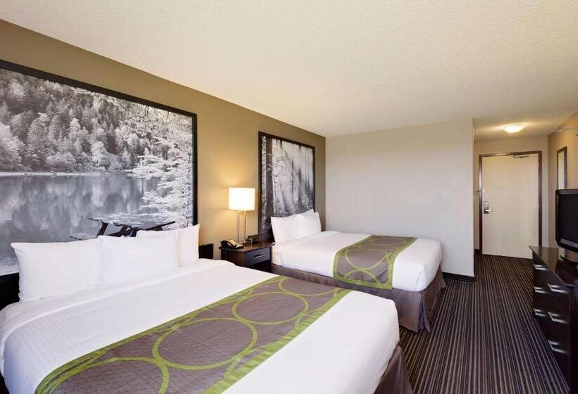 فندق Super 8 By Wyndham Kapuskasing