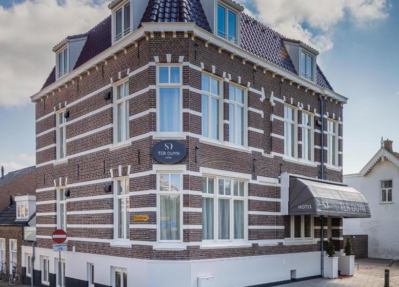 Отель Next Door