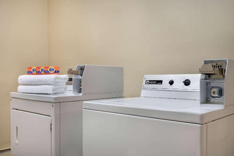 فندق Travelodge By Wyndham Edson