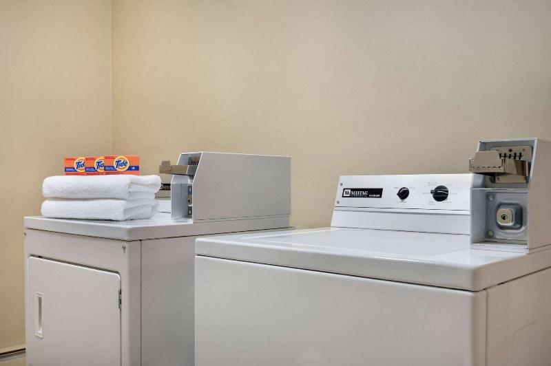 فندق Travelodge By Wyndham Edson