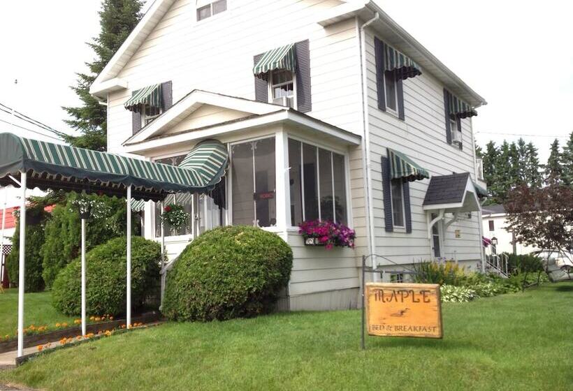 Maple Tourist Home Bed & Breakfast