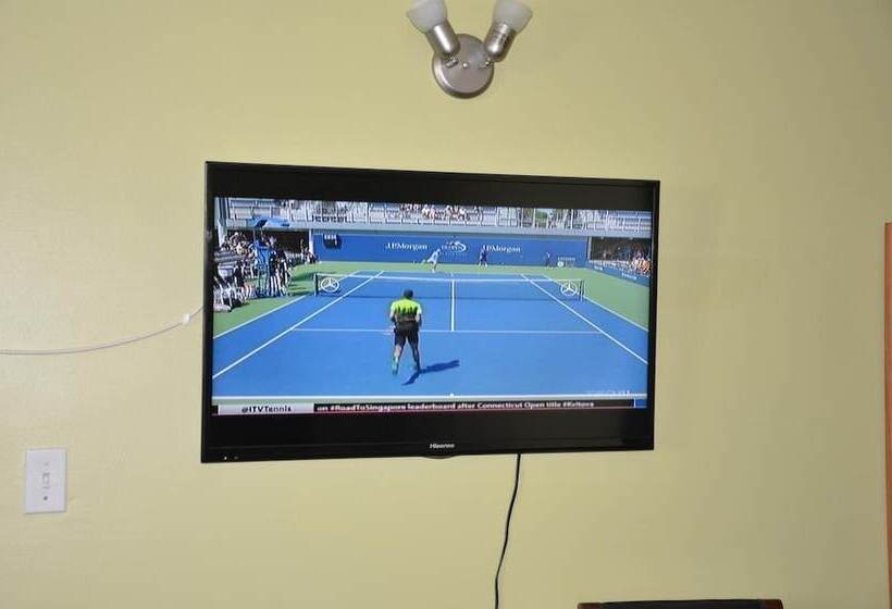 מוטל Coachman Inn