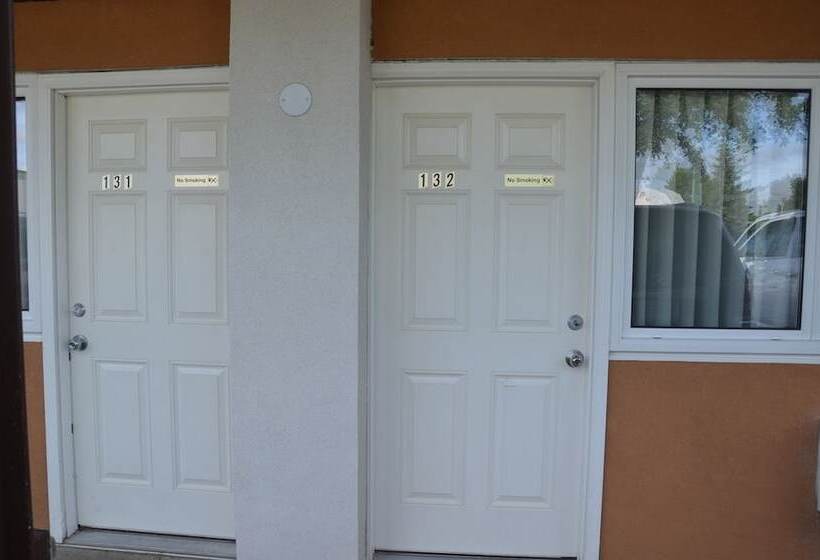 מוטל Coachman Inn