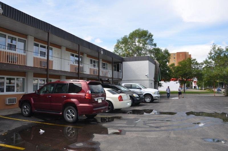 מוטל Coachman Inn