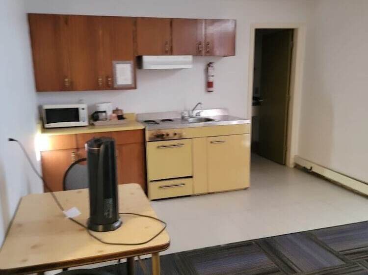 فندق على الطريق Country Garden Inn