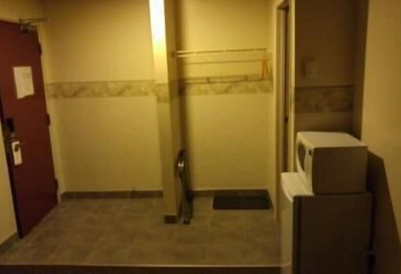 فندق على الطريق Crossfield Country Inn