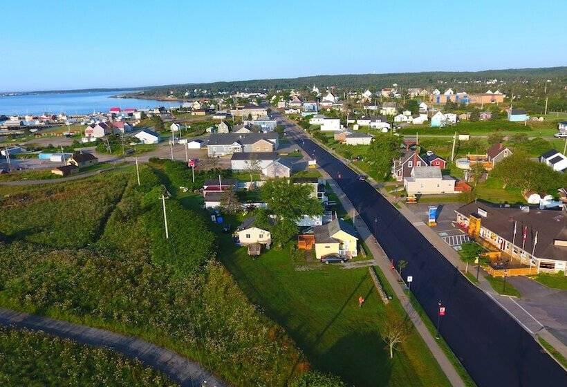 فندق على الطريق Fortress Inn Louisbourg