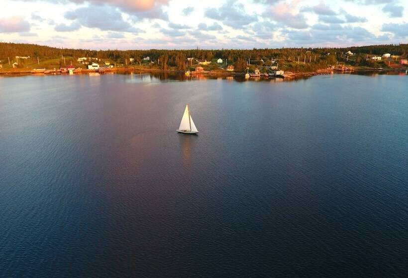 فندق على الطريق Fortress Inn Louisbourg