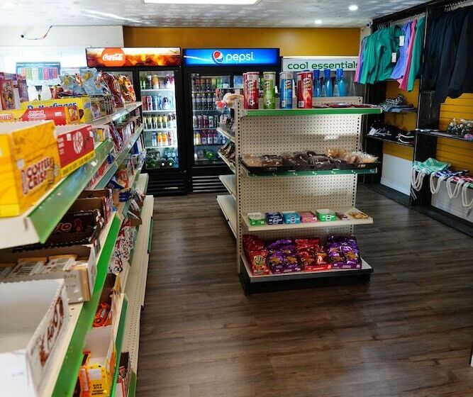 فندق على الطريق Fortress Inn Louisbourg