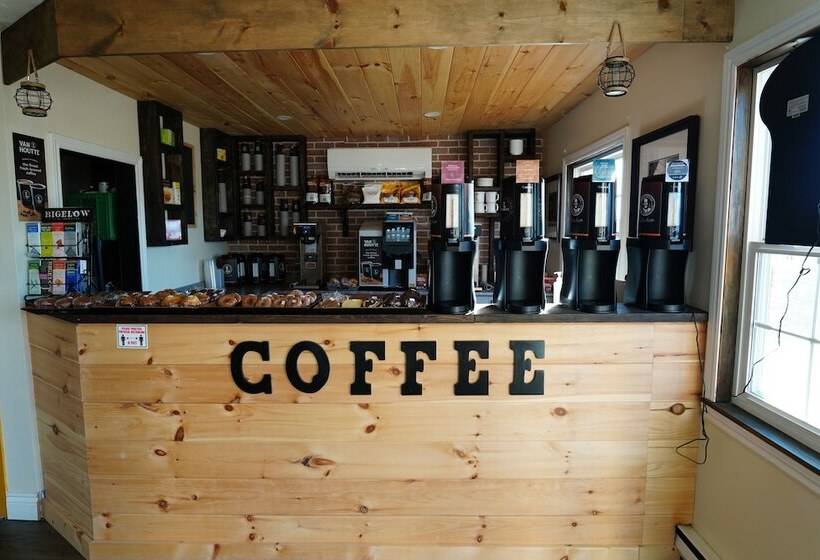 فندق على الطريق Fortress Inn Louisbourg