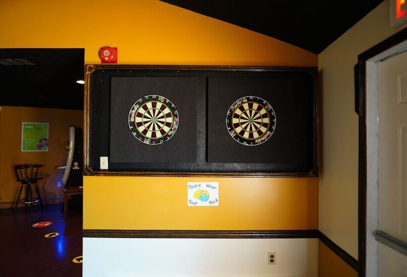 فندق على الطريق Fortress Inn Louisbourg