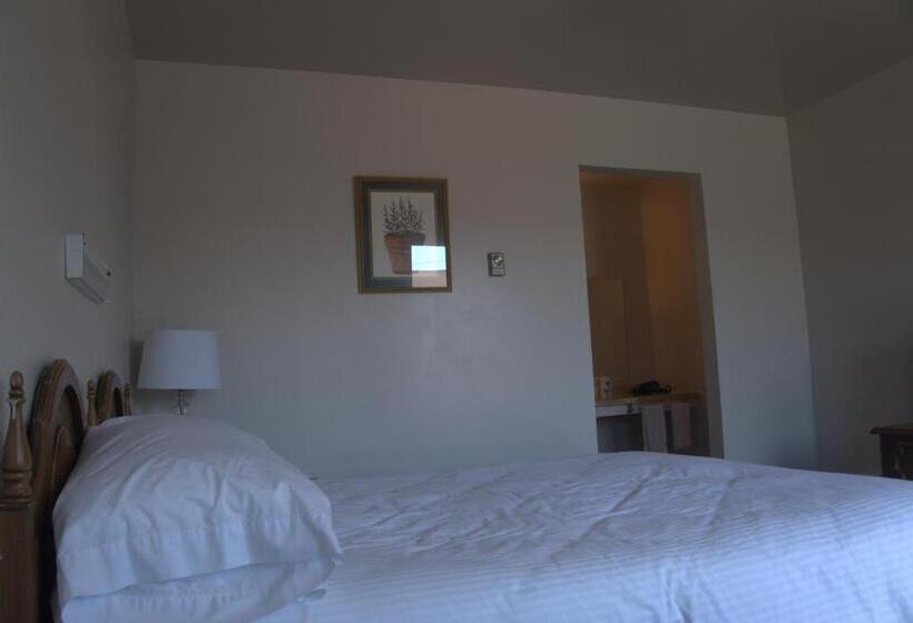 فندق على الطريق Fortress Inn Louisbourg