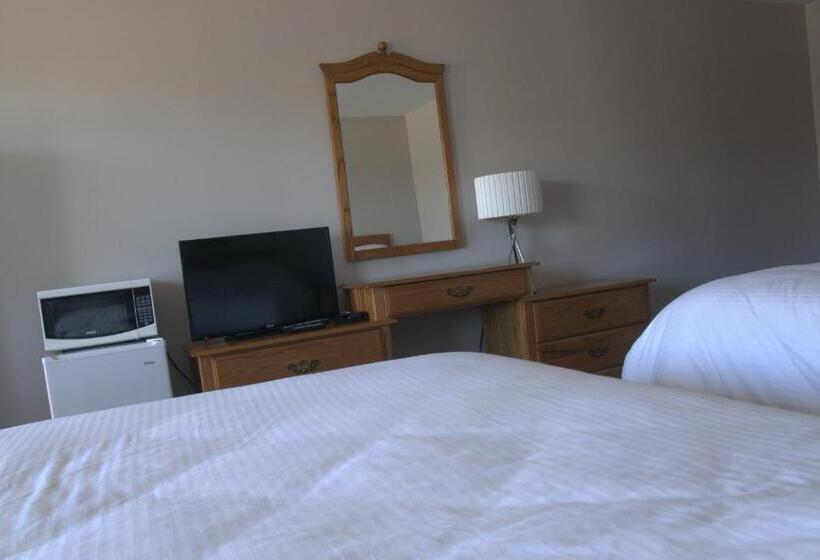 فندق على الطريق Fortress Inn Louisbourg