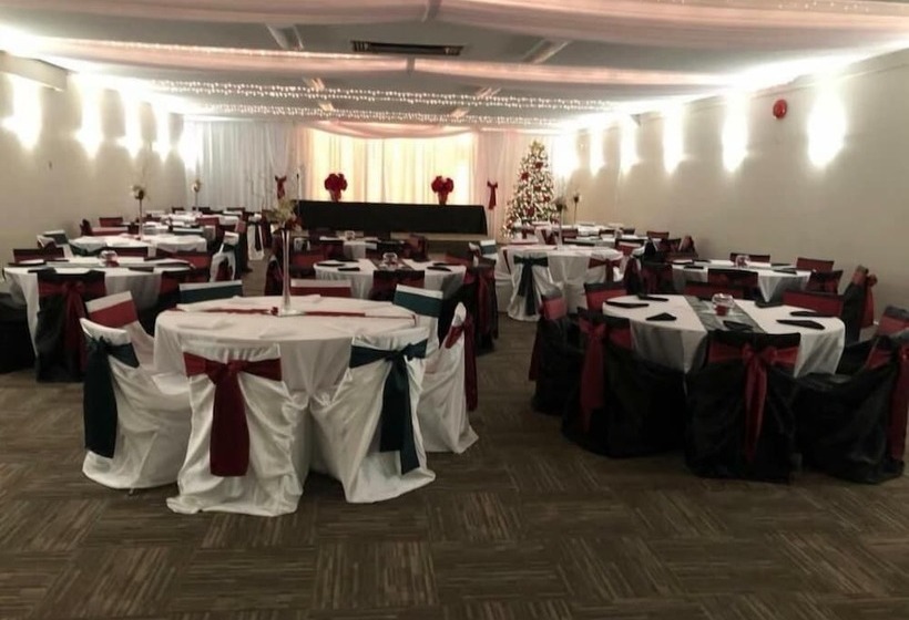 מוטל Northwood Plaza