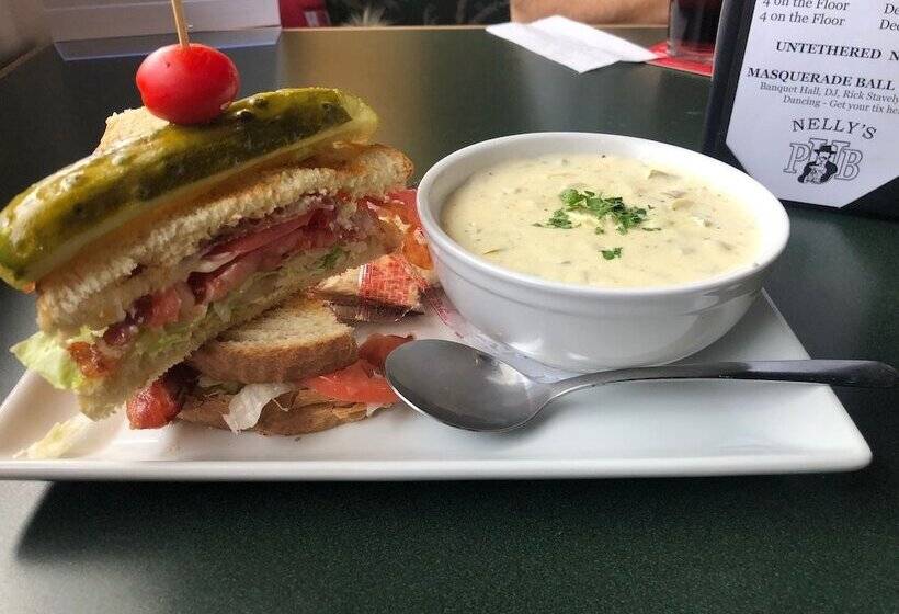 מוטל Northwood Plaza