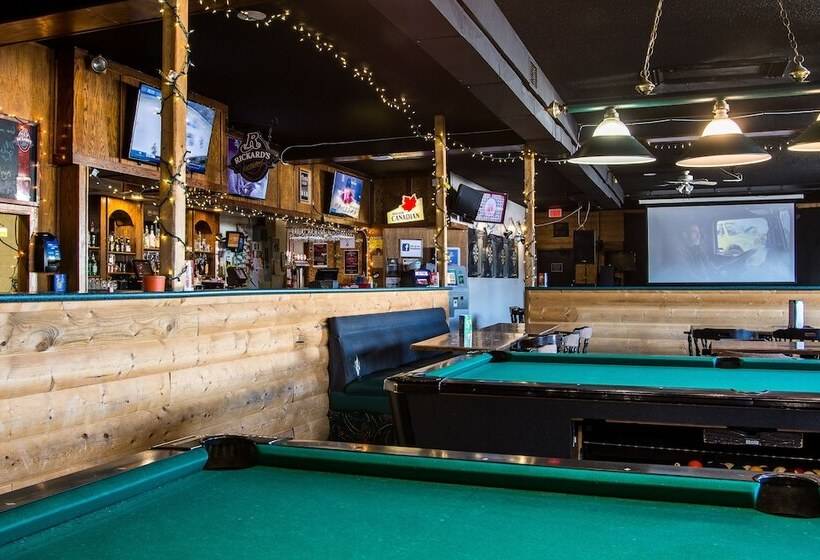 מוטל Northwood Plaza