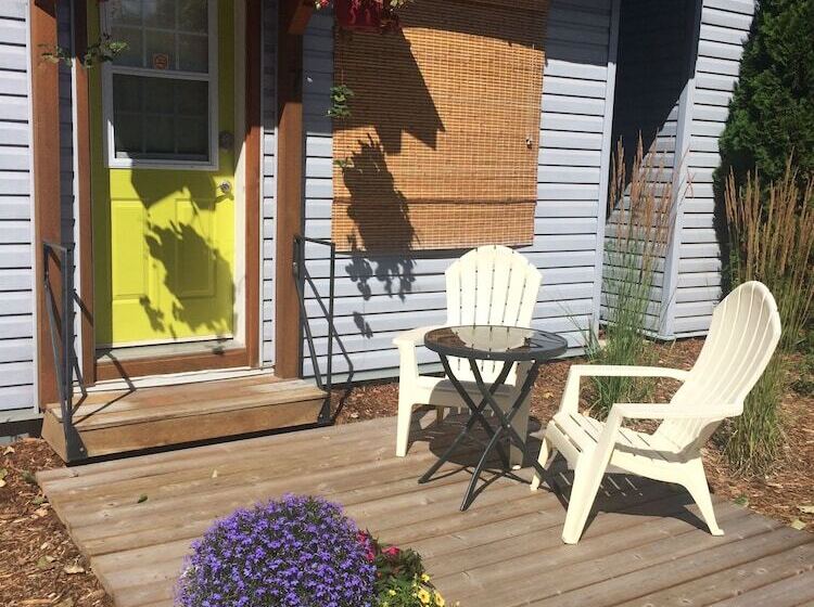 מוטל Pinewood Inn