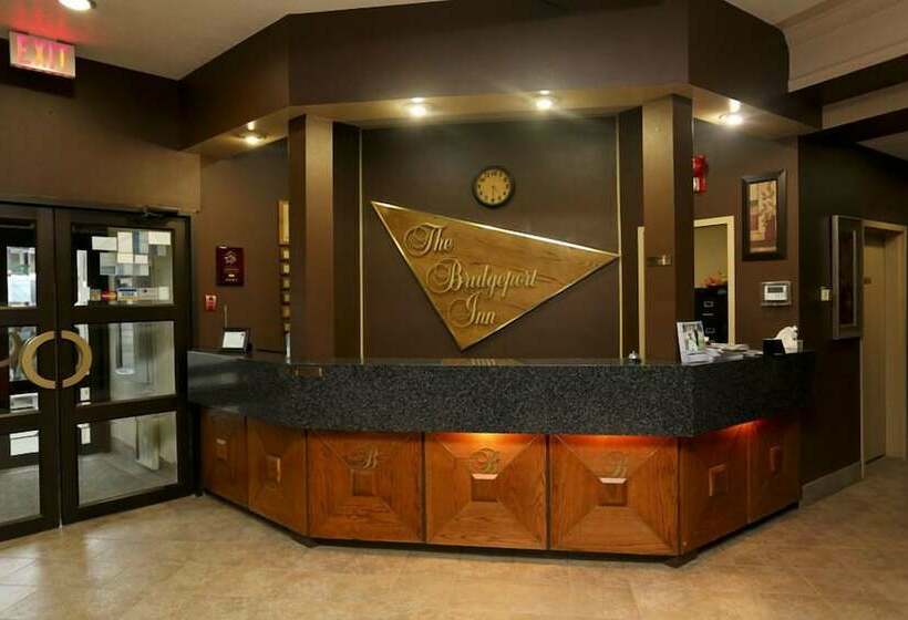 فندق على الطريق The Bridgeport Inn