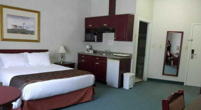 فندق على الطريق The Bridgeport Inn