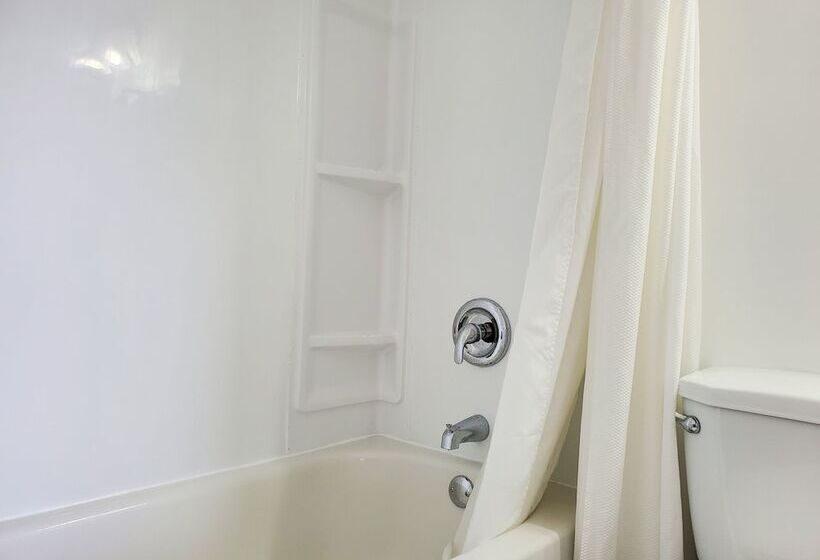 فندق على الطريق Wiarton Willys Inn