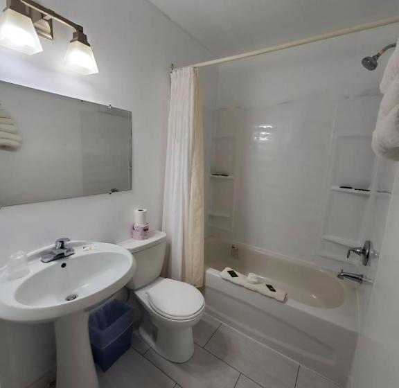 فندق على الطريق Wiarton Willys Inn