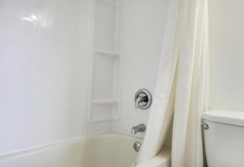 فندق على الطريق Wiarton Willys Inn