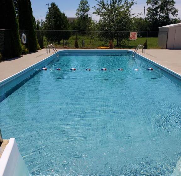 فندق على الطريق Wiarton Willys Inn