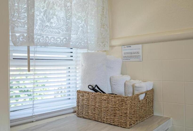 Novastar Motel On The Lake