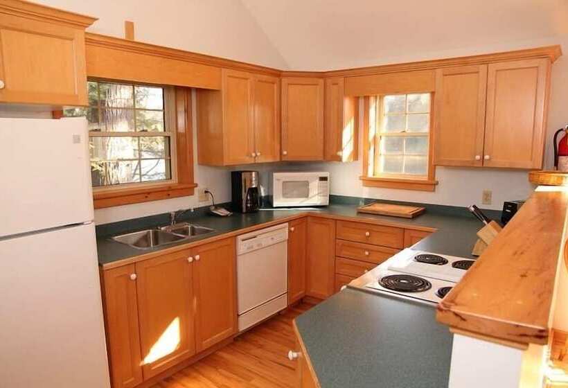 Patterson Kaye Resort On Lake Muskoka