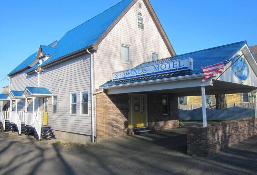 Seawinds Motel & Cottages