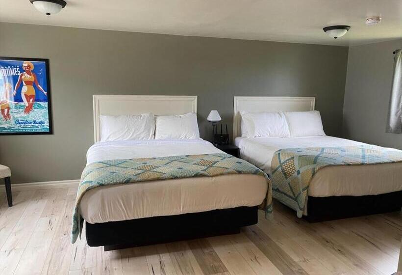 Seawinds Motel & Cottages