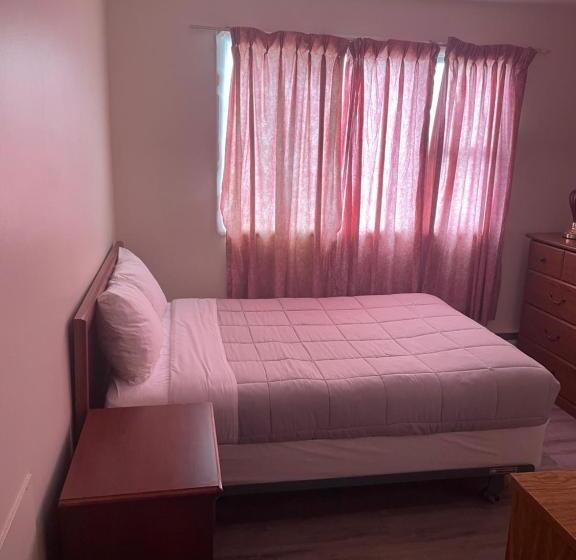 Uptown Motel