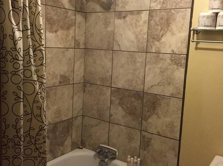 Wakiki Motel & Lounge