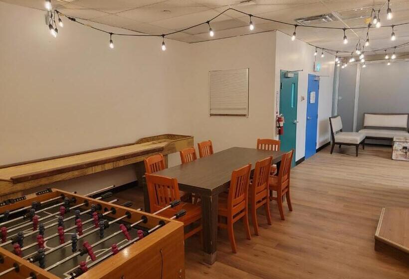 Wicked Hostels   Calgary