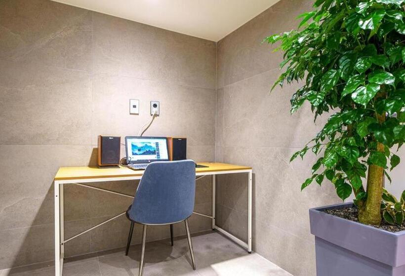 Brown Dot Hotel Gwangju Sangmu